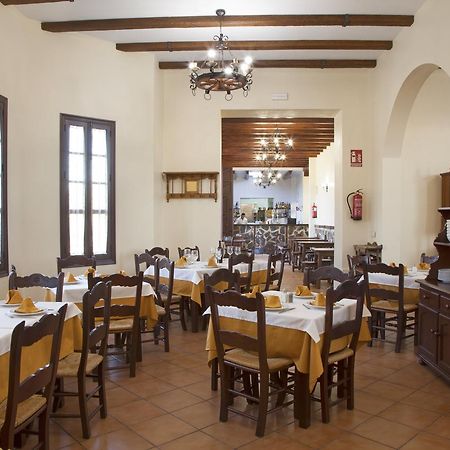 Hotel Puerta De La Sierra Пуерто-Серрано Екстер'єр фото